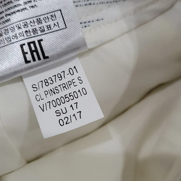 Banana Republic Pinstripe Shorts Size 2 - Picture 7 of 7